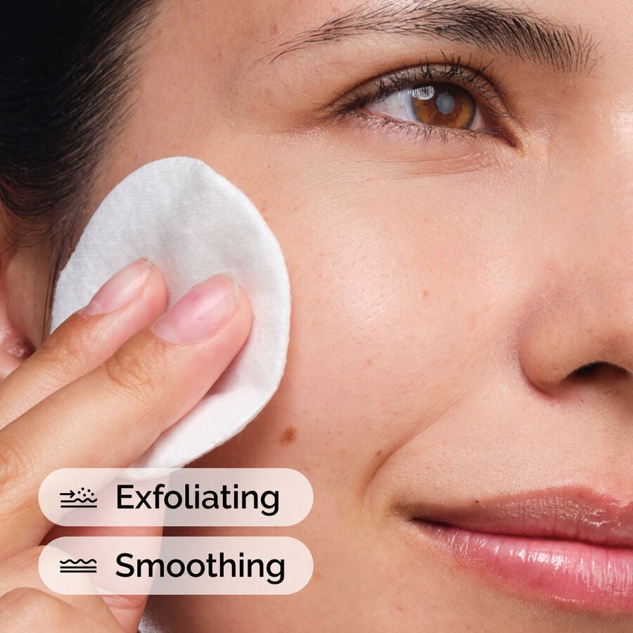 glycolic-acid-7-exfoliating-toner-w8 ord-glycolic-acid-exfoliating-toner-model-application-with-benefits.jpg